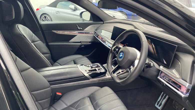 BMW 7 Series M760e xDrive 4dr Auto Saloon